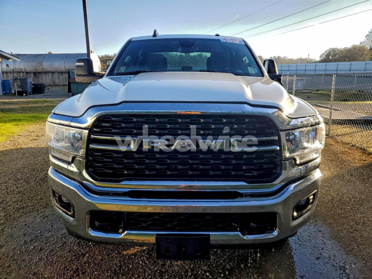 Photo 5 of 2024 RAM 2500 BIG HORN (VIN 1GYEE637X80105542)