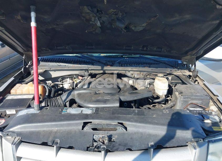 Photo 10 of 2005 Cadillac Escalade STANDARD (VIN 1GYEK63N05R104575)