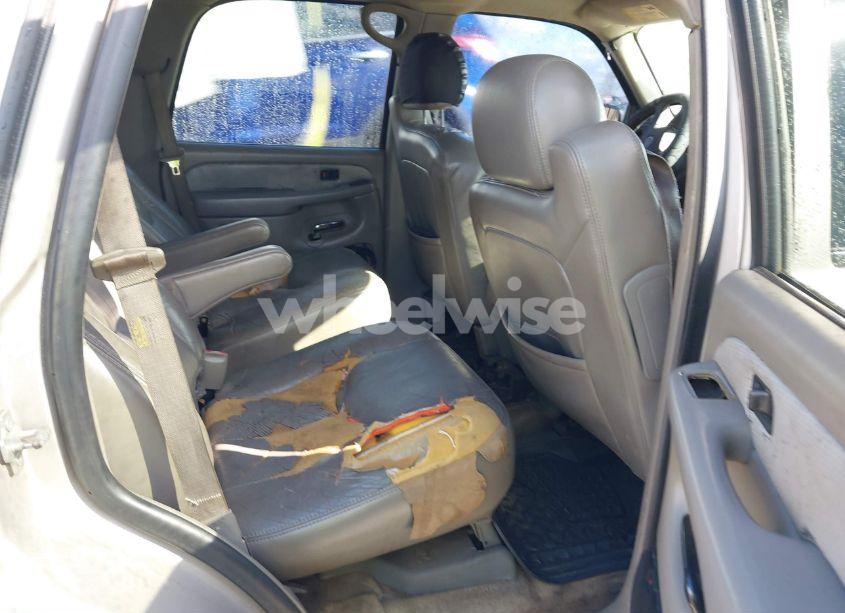 Photo 8 of 2005 Cadillac Escalade STANDARD (VIN 1GYEK63N05R104575)