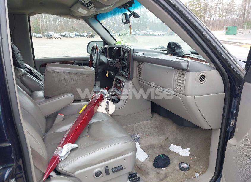 Photo 5 of 2005 Cadillac Escalade STANDARD (VIN 1GYEK63N05R174710)