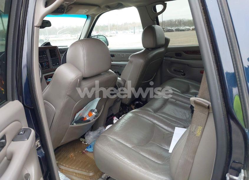 Photo 8 of 2005 Cadillac Escalade STANDARD (VIN 1GYEK63N05R174710)