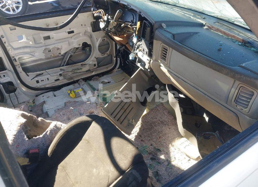 Photo 5 of 2005 Cadillac Escalade STANDARD (VIN 1GYEK63N15R161254)