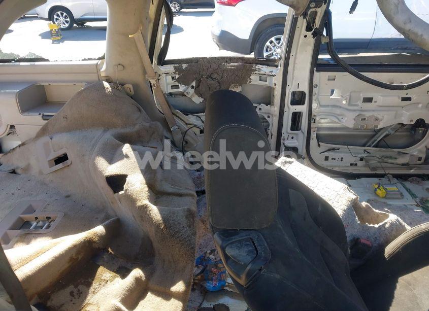 Photo 8 of 2005 Cadillac Escalade STANDARD (VIN 1GYEK63N15R161254)