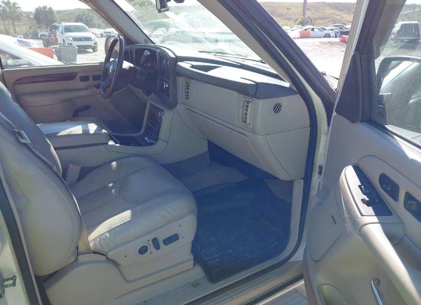 Photo 5 of 2005 Cadillac Escalade STANDARD (VIN 1GYEK63N15R192732)