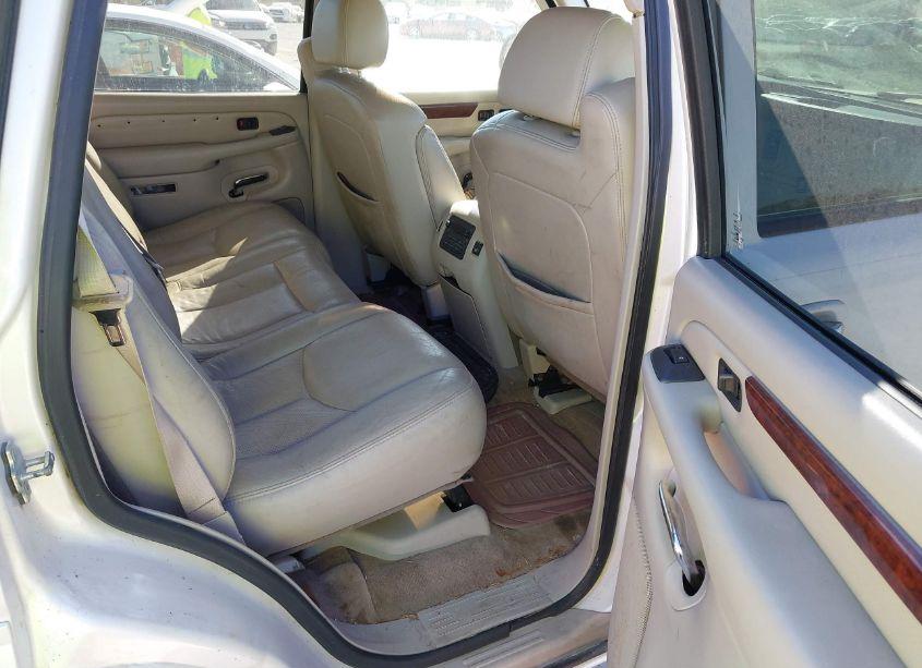 Photo 8 of 2005 Cadillac Escalade STANDARD (VIN 1GYEK63N15R192732)