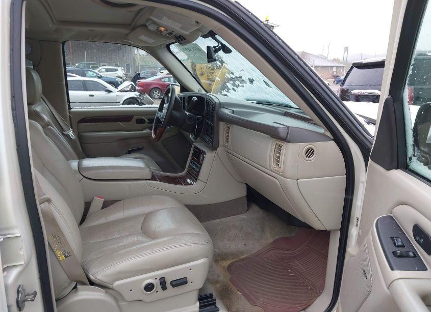 Photo 5 of 2005 Cadillac Escalade STANDARD (VIN 1GYEK63N25R274193)