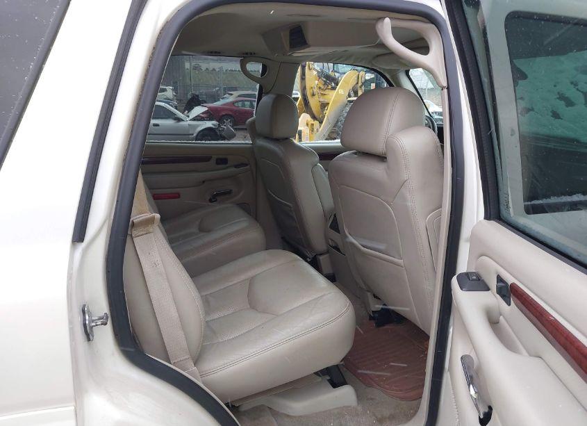 Photo 8 of 2005 Cadillac Escalade STANDARD (VIN 1GYEK63N25R274193)