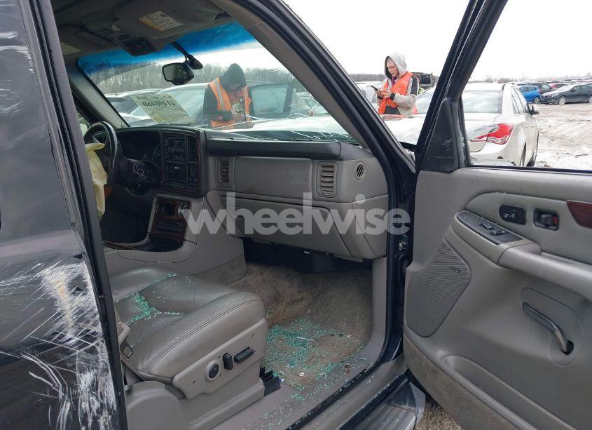 Photo 5 of 2003 Cadillac Escalade STANDARD (VIN 1GYEK63N43R256405)