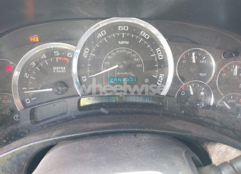 Photo 7 of 2005 Cadillac Escalade STANDARD (VIN 1GYEK63N55R219818)