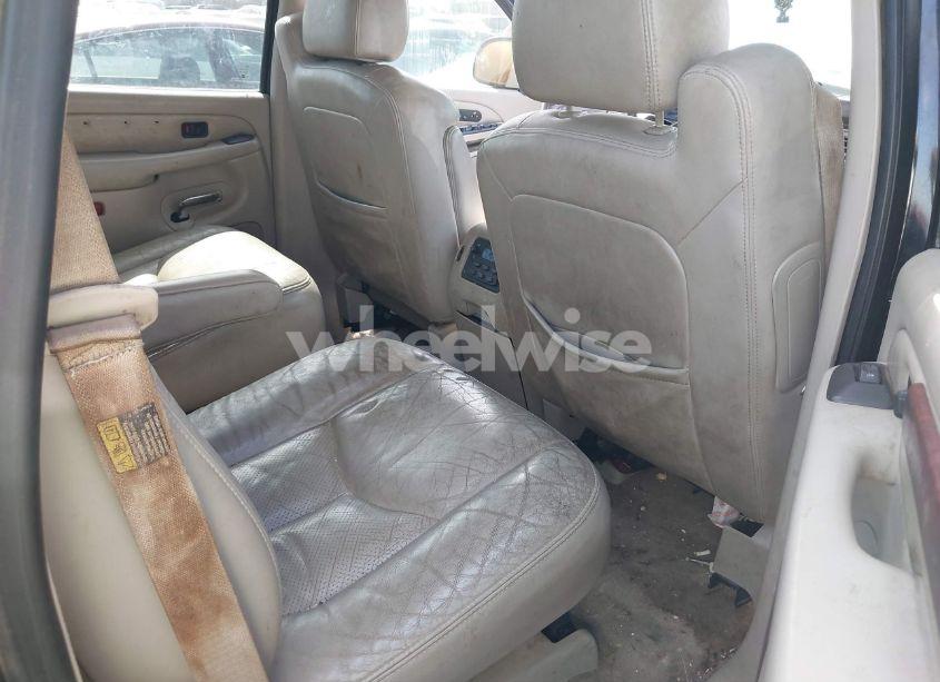 Photo 8 of 2005 Cadillac Escalade STANDARD (VIN 1GYEK63N55R219818)