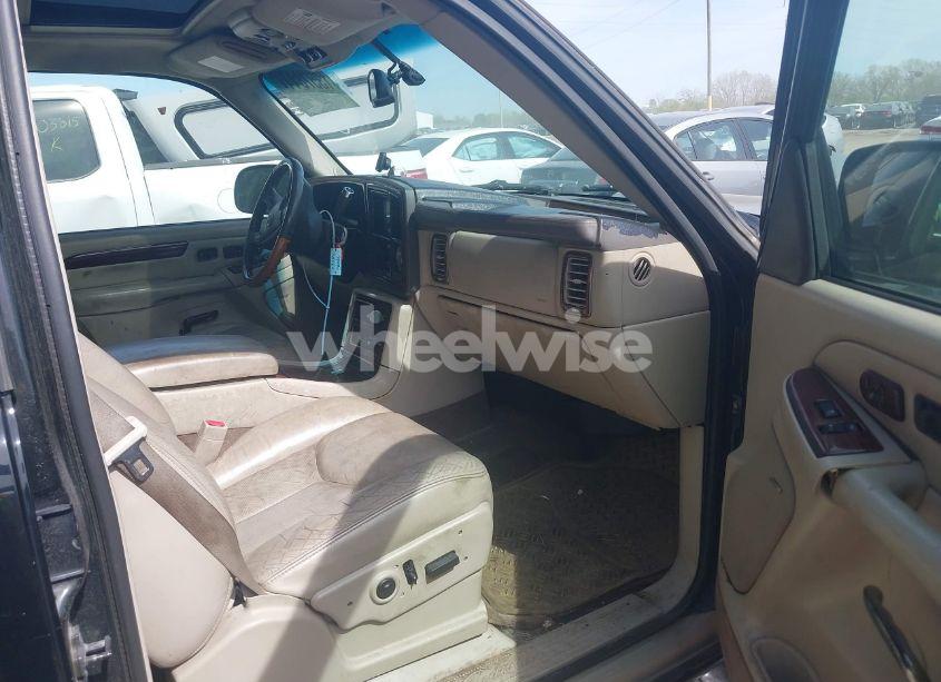 Photo 5 of 2003 Cadillac Escalade STANDARD (VIN 1GYEK63N73R183997)