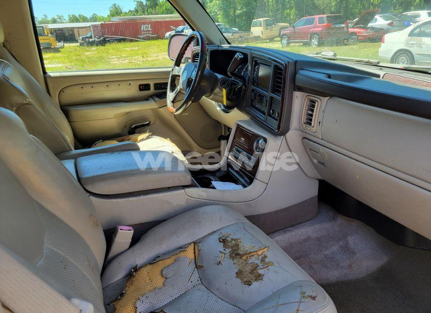 Photo 5 of 2005 Cadillac Escalade (VIN 1GYEK63N75R232778)