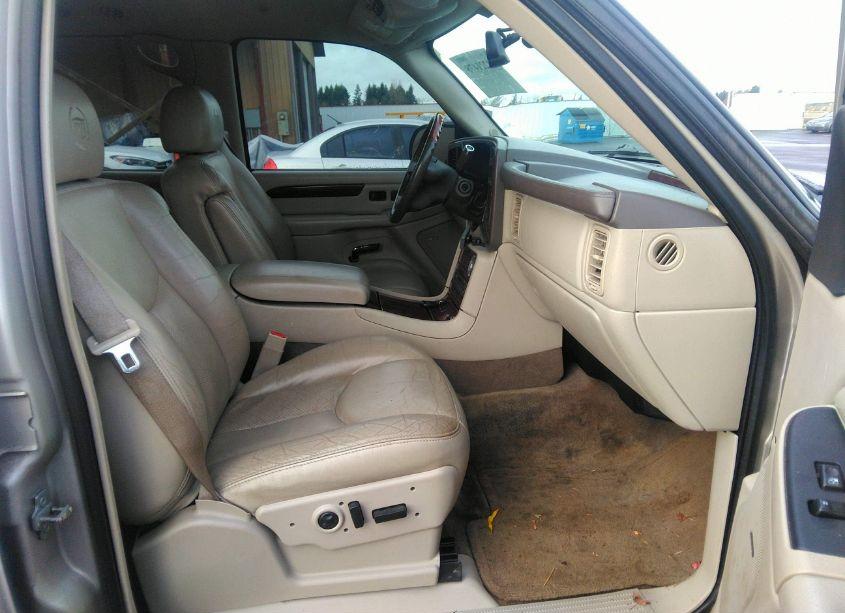 Photo 5 of 2005 Cadillac Escalade STANDARD (VIN 1GYEK63N85R105098)