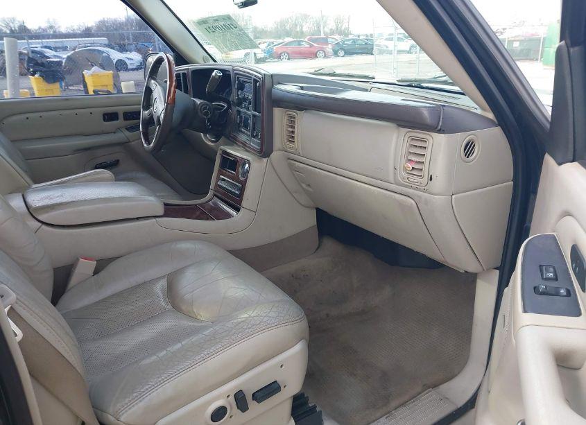 Photo 5 of 2005 Cadillac Escalade STANDARD (VIN 1GYEK63N85R125173)