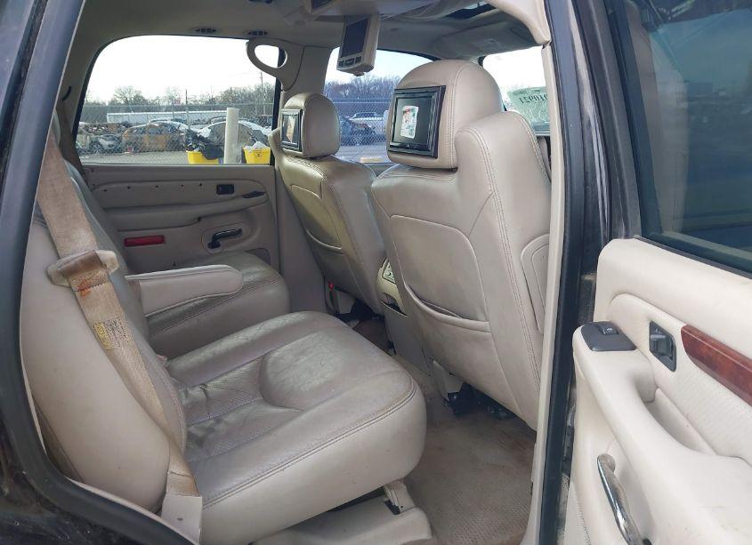 Photo 8 of 2005 Cadillac Escalade STANDARD (VIN 1GYEK63N85R125173)