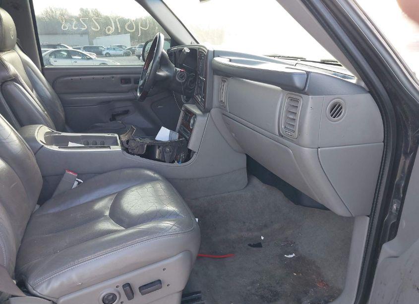 Photo 5 of 2005 Cadillac Escalade STANDARD (VIN 1GYEK63N85R164880)