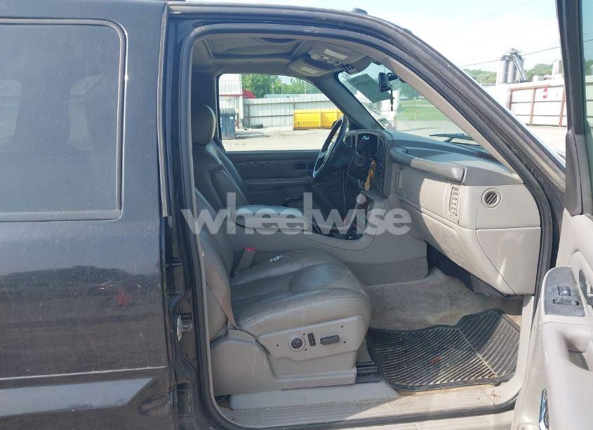 Photo 5 of 2005 Cadillac Escalade STANDARD (VIN 1GYEK63N85R238220)