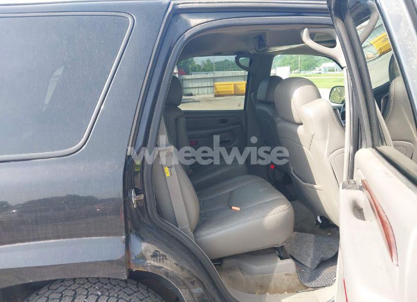 Photo 8 of 2005 Cadillac Escalade STANDARD (VIN 1GYEK63N85R238220)