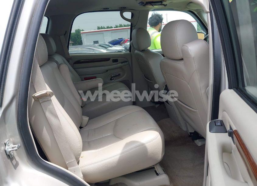 Photo 8 of 2004 Cadillac Escalade STANDARD (VIN 1GYEK63N94R300612)