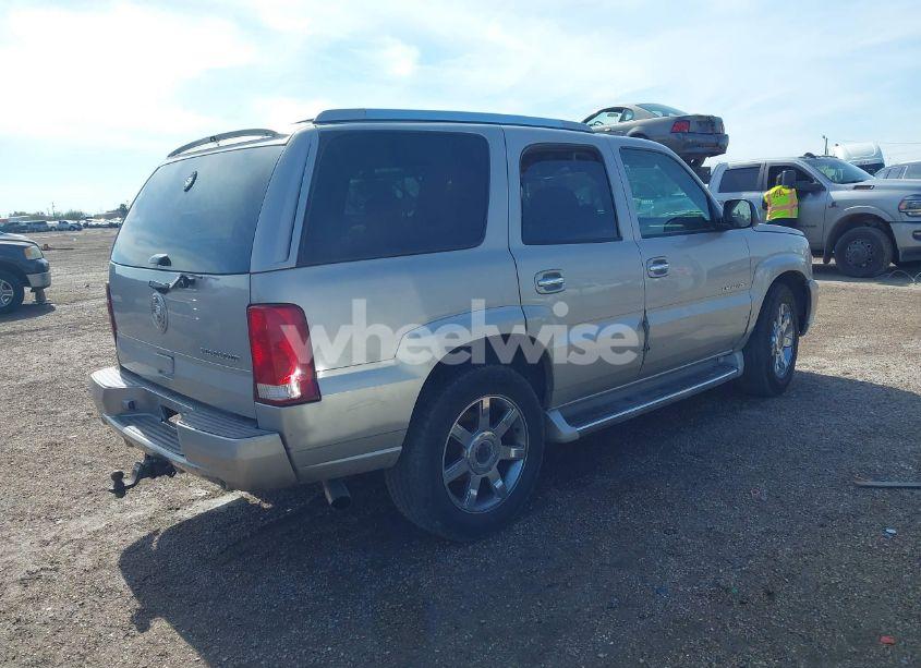 Photo 4 of 2005 Cadillac Escalade STANDARD (VIN 1GYEK63N95R223256)