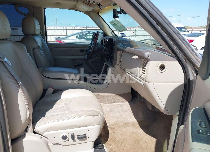 Photo 5 of 2005 Cadillac Escalade STANDARD (VIN 1GYEK63NX5R141147)