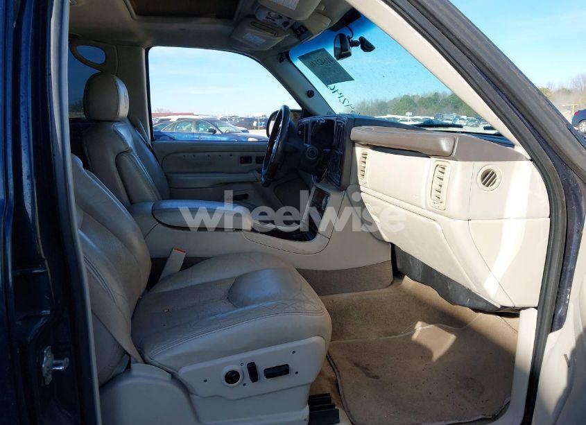 Photo 5 of 2005 Cadillac Escalade STANDARD (VIN 1GYEK63NX5R180370)