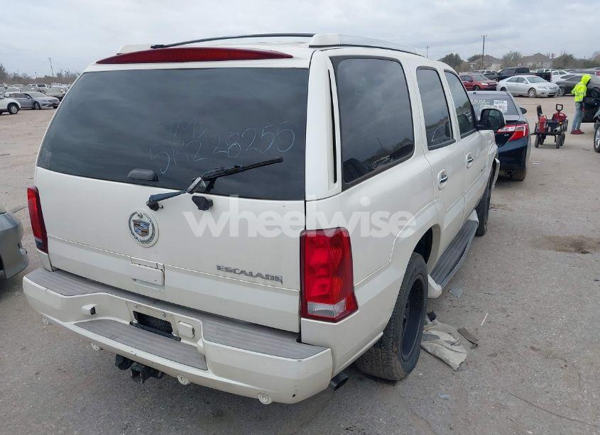 Photo 4 of 2005 Cadillac Escalade STANDARD (VIN 1GYEK63NX5R228255)