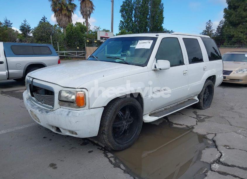 Photo 2 of 2000 Cadillac Escalade STANDARD (VIN 1GYEK63R9YR180416)