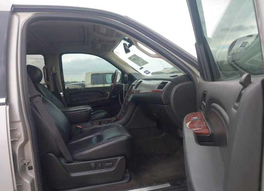 Photo 5 of 2009 Cadillac Escalade STANDARD (VIN 1GYFC13279R149254)