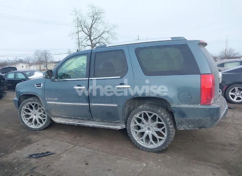 Photo 14 of 2009 Cadillac Escalade STANDARD (VIN 1GYFK132X9R122617)