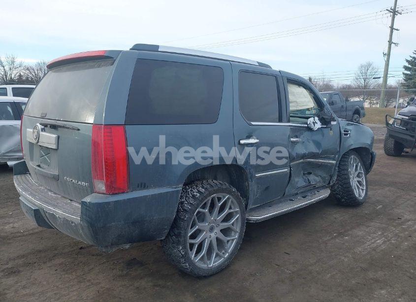 Photo 4 of 2009 Cadillac Escalade STANDARD (VIN 1GYFK132X9R122617)