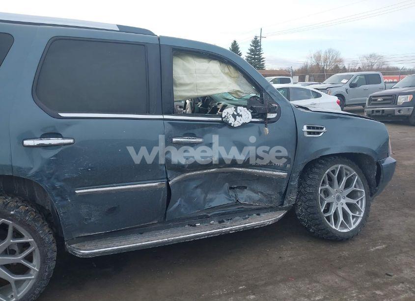 Photo 6 of 2009 Cadillac Escalade STANDARD (VIN 1GYFK132X9R122617)