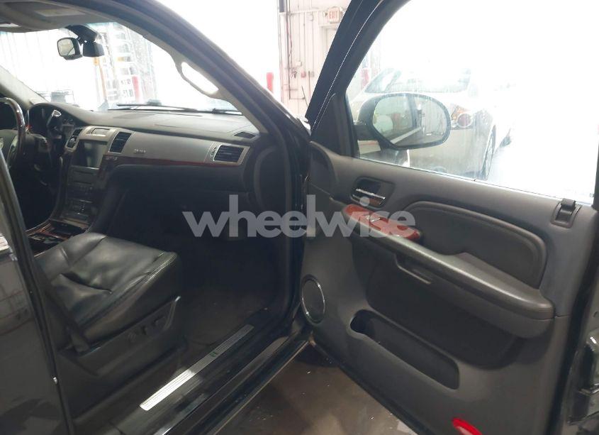 Photo 5 of 2009 Cadillac Escalade HYBRID STANDARD (VIN 1GYFK43569R108175)