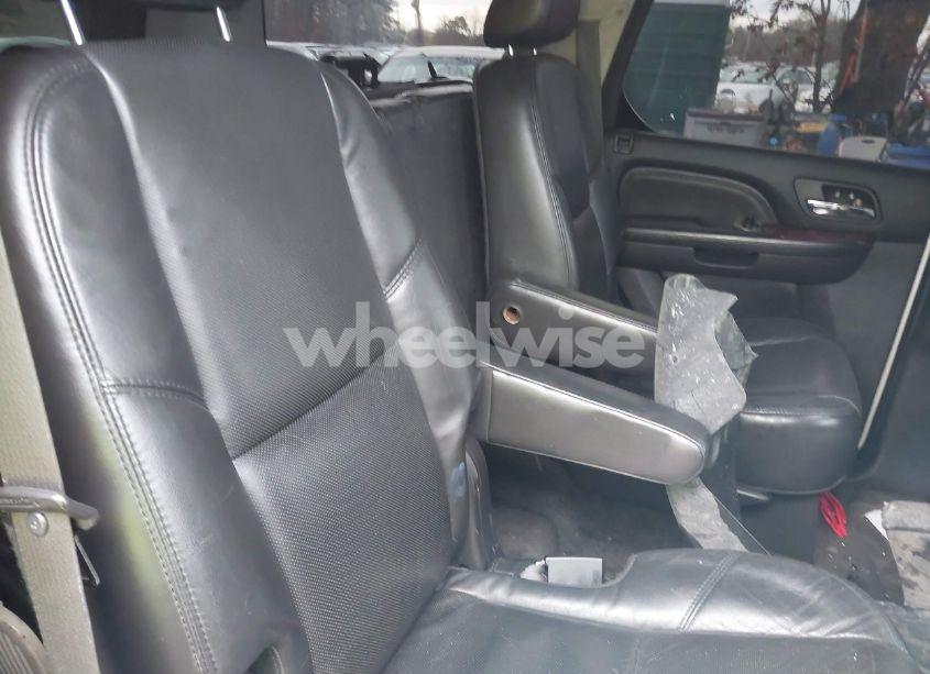 Photo 8 of 2007 Cadillac Escalade STANDARD (VIN 1GYFK63827R342526)