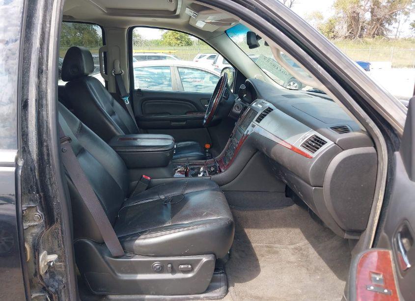 Photo 5 of 2008 Cadillac Escalade STANDARD (VIN 1GYFK63828R132025)