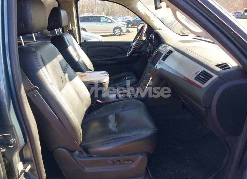 Photo 5 of 2008 Cadillac Escalade STANDARD (VIN 1GYFK63828R160133)