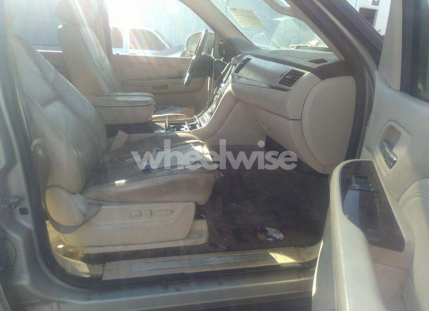 Photo 5 of 2007 Cadillac Escalade STANDARD (VIN 1GYFK63837R194094)