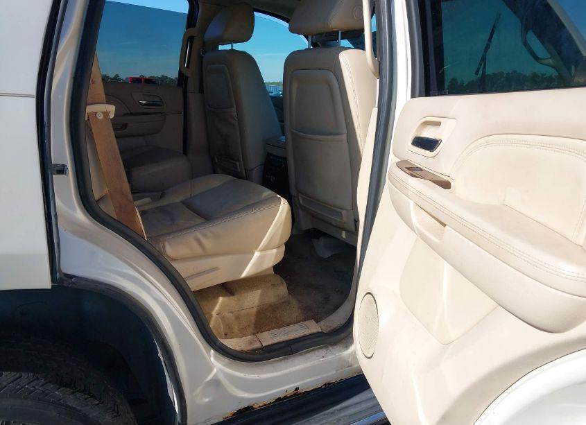 Photo 8 of 2007 Cadillac Escalade STANDARD (VIN 1GYFK63847R272088)