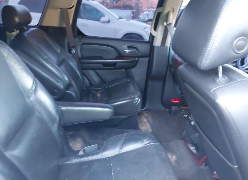 Photo 8 of 2007 Cadillac Escalade STANDARD (VIN 1GYFK63857R402637)