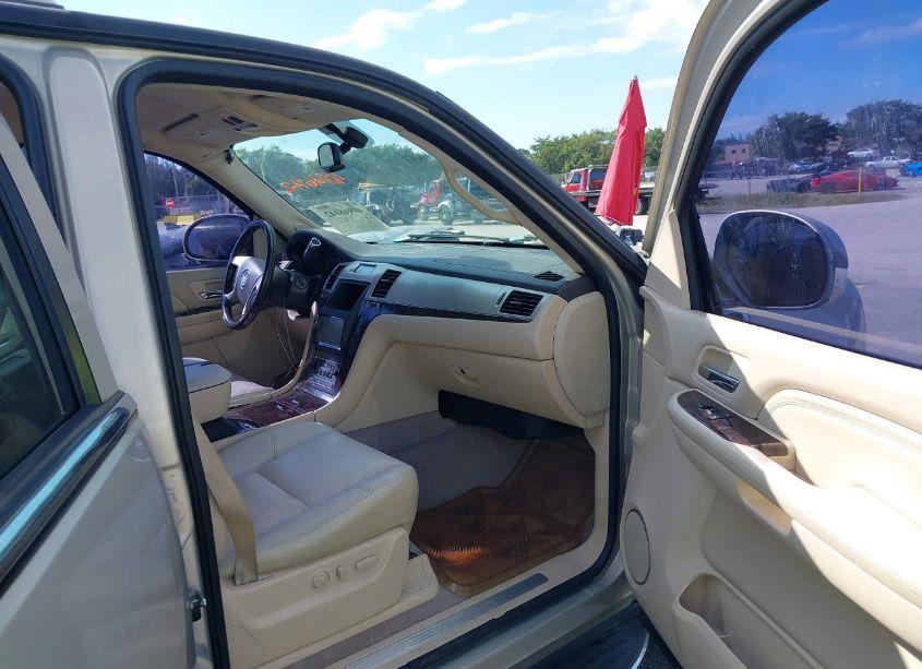 Photo 5 of 2007 Cadillac Escalade STANDARD (VIN 1GYFK63877R226352)