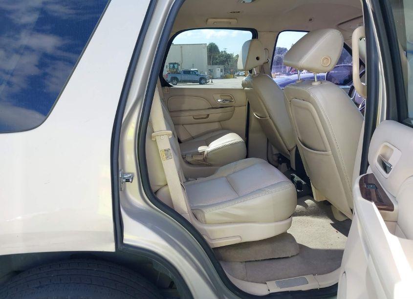 Photo 8 of 2007 Cadillac Escalade STANDARD (VIN 1GYFK63877R226352)