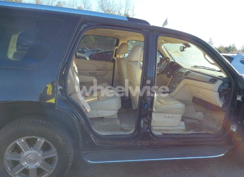 Photo 13 of 2007 Cadillac Escalade STANDARD (VIN 1GYFK63877R299382)