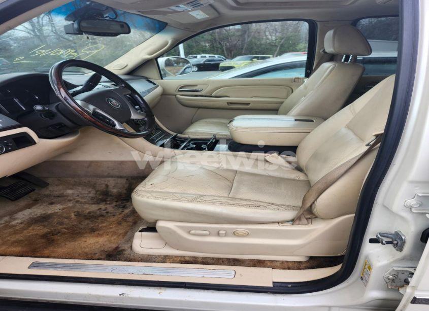 Photo 5 of 2008 Cadillac Escalade (VIN 1GYFK63888R158693)