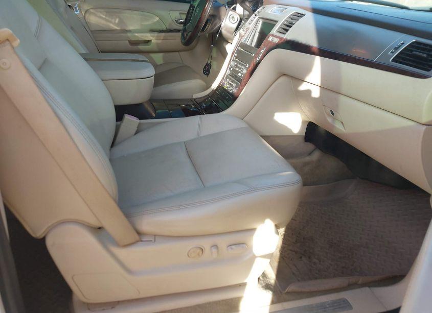 Photo 5 of 2008 Cadillac Escalade STANDARD (VIN 1GYFK63888R265954)