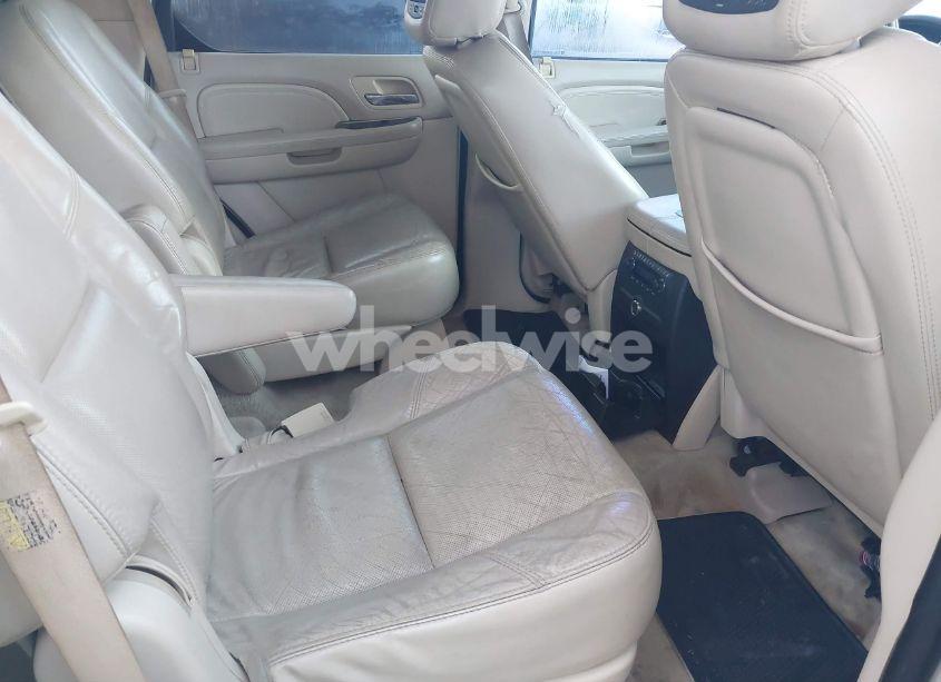 Photo 8 of 2007 Cadillac Escalade STANDARD (VIN 1GYFK638X7R143837)