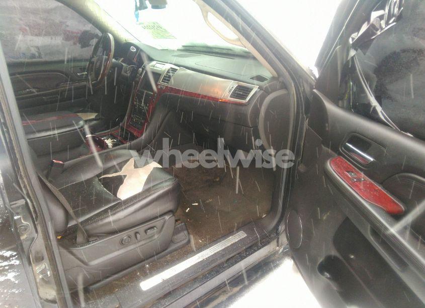 Photo 5 of 2007 Cadillac Escalade STANDARD (VIN 1GYFK638X7R200425)