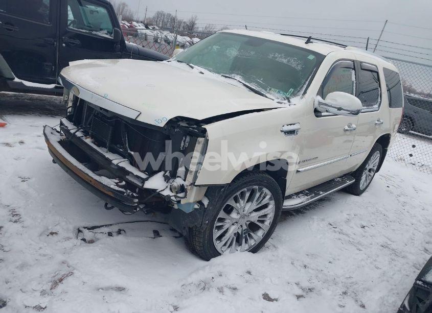 Photo 2 of 2008 Cadillac Escalade STANDARD (VIN 1GYFK638X8R106014)