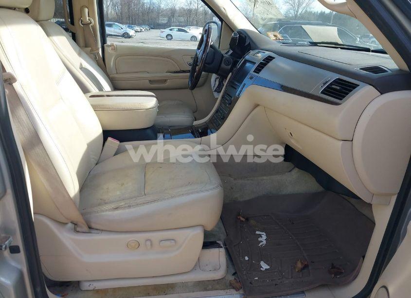 Photo 5 of 2008 Cadillac Escalade ESV STANDARD (VIN 1GYFK66818R153525)