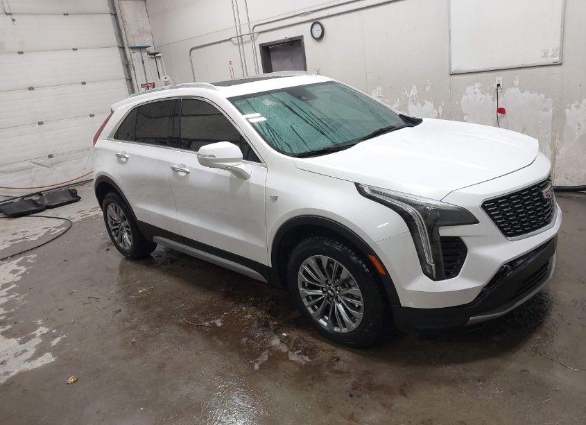 2022 Cadillac Xt4 FWD PREMIUM LUXURY (VIN 1GYFZCR40NF142709) main photo