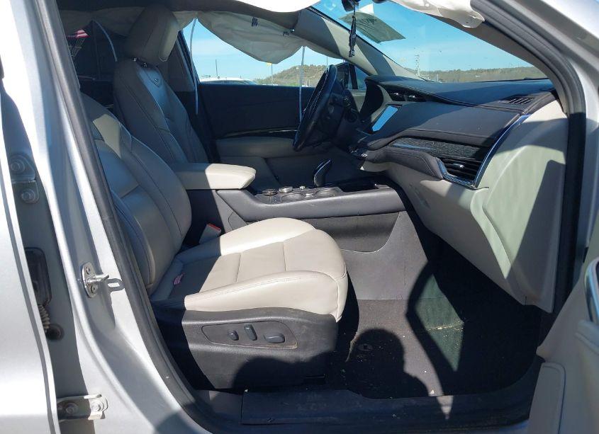 Photo 5 of 2021 Cadillac Xt4 FWD PREMIUM LUXURY (VIN 1GYFZCR41MF067680)